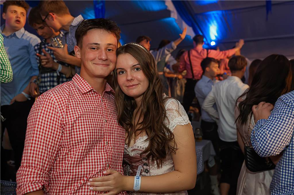Die 2.000 Karten für das Oktoberfest der Landjugend Kirchhellen und des VfB am 2. Oktober waren schnell ausverkauft. Die Besucher genossen eine tolle Party.