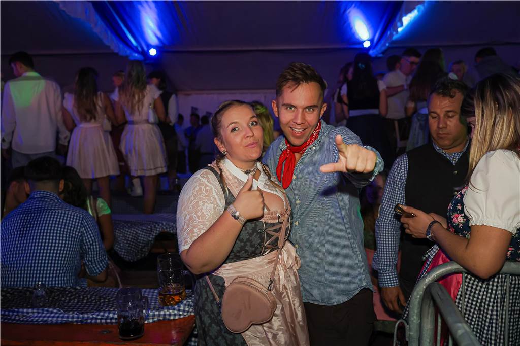 Die 2.000 Karten für das Oktoberfest der Landjugend Kirchhellen und des VfB am 2. Oktober waren schnell ausverkauft. Die Besucher genossen eine tolle Party.