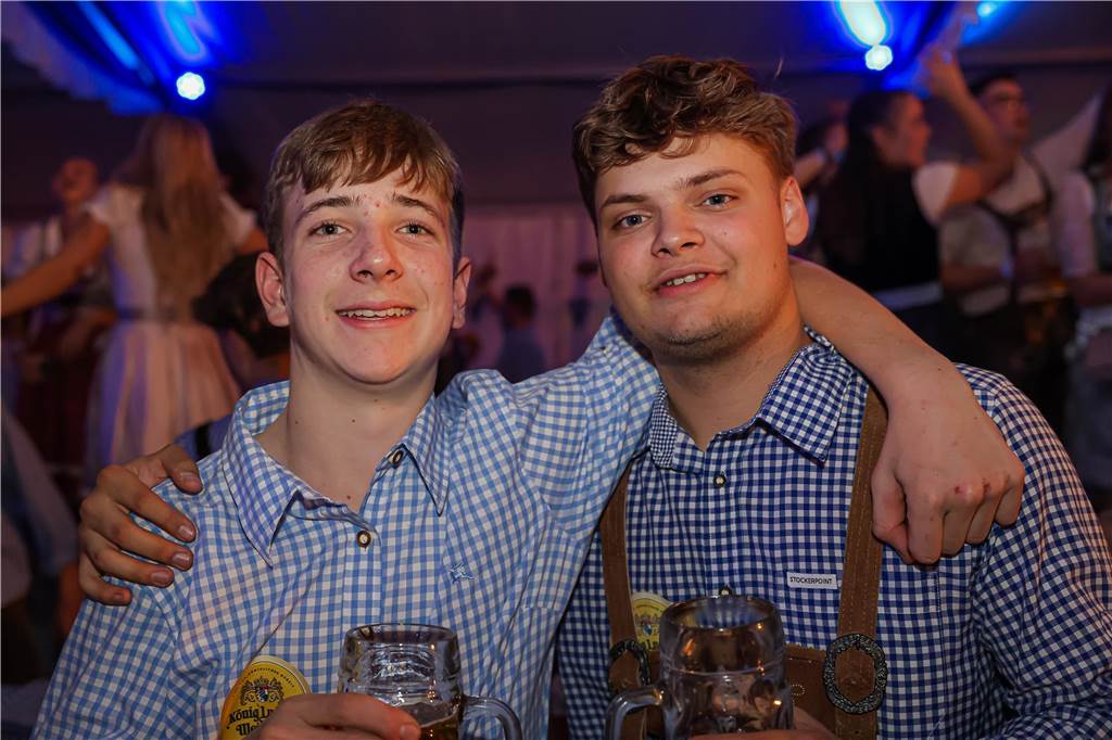 Die 2.000 Karten für das Oktoberfest der Landjugend Kirchhellen und des VfB am 2. Oktober waren schnell ausverkauft. Die Besucher genossen eine tolle Party.