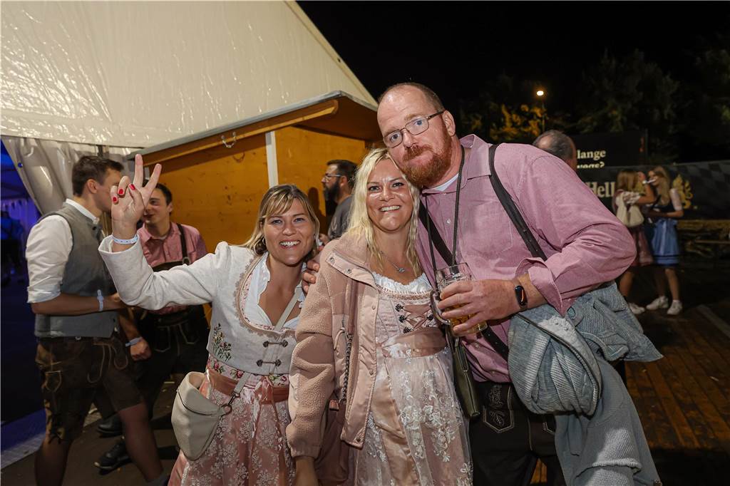 Die 2.000 Karten für das Oktoberfest der Landjugend Kirchhellen und des VfB am 2. Oktober waren schnell ausverkauft. Die Besucher genossen eine tolle Party.