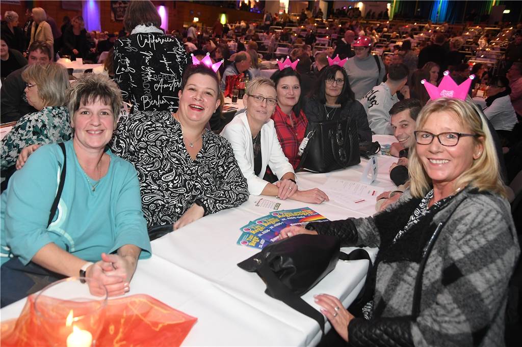 22. Tanz unterm Regenbogen: So bunt war Deutschlands größte Aids-Gala