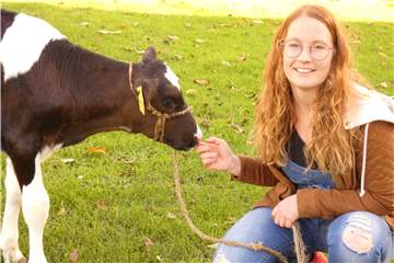 Die 29-jährige Landwirtin Jana Gewers aus Vreden-Köckelwick möchte sich gerne für die Zukunft der Landwirtschaft engagieren.