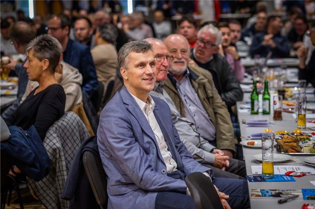 Die 37. Dortmunder Hallenfußballstadtmeisterschaft ist ausgelost.