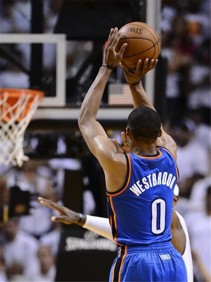 Miami kurz vor NBA-Titel - Oklohoma braucht Wunder Die 43 Punkte von Russell Westbrook halfen den Oklahoma City Thunder nicht. Foto: Larry W. Smith