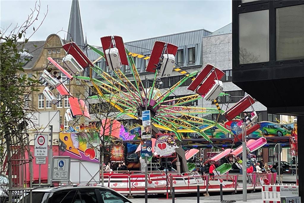 Die bunte Kirmes, die positive Bilanz und was der schlimme Vorfall auslöst Die 535. Castroper Frühjahrskirmes war laut Chef-Organisator Steven Wels von der Stadtverwaltung ein Erfolg. Das habe er im Gespräch mit den 80 Schaustellern auch gehört.