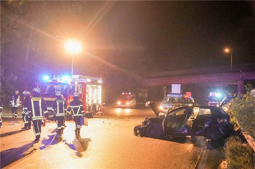 A45 war nach Zusammenstoß in der Nacht voll gesperrt Die A45 musste während der Unfallaufnahme voll gesperrt werden.