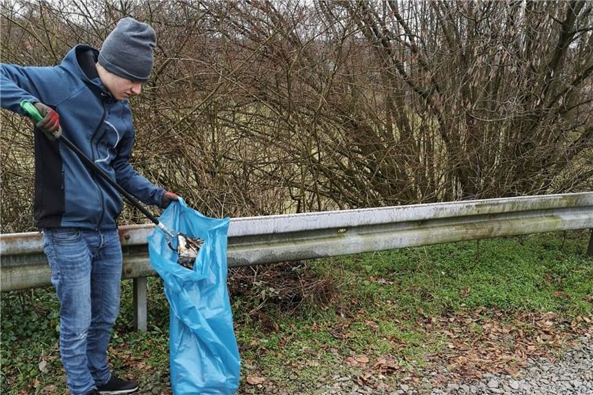 „Saubere Natur für unser Abitur“ - Abiturienten sammeln 45 Säcke Müll Die Abiturienten waren überall im Halterner Stadtgebiet unterwegs.