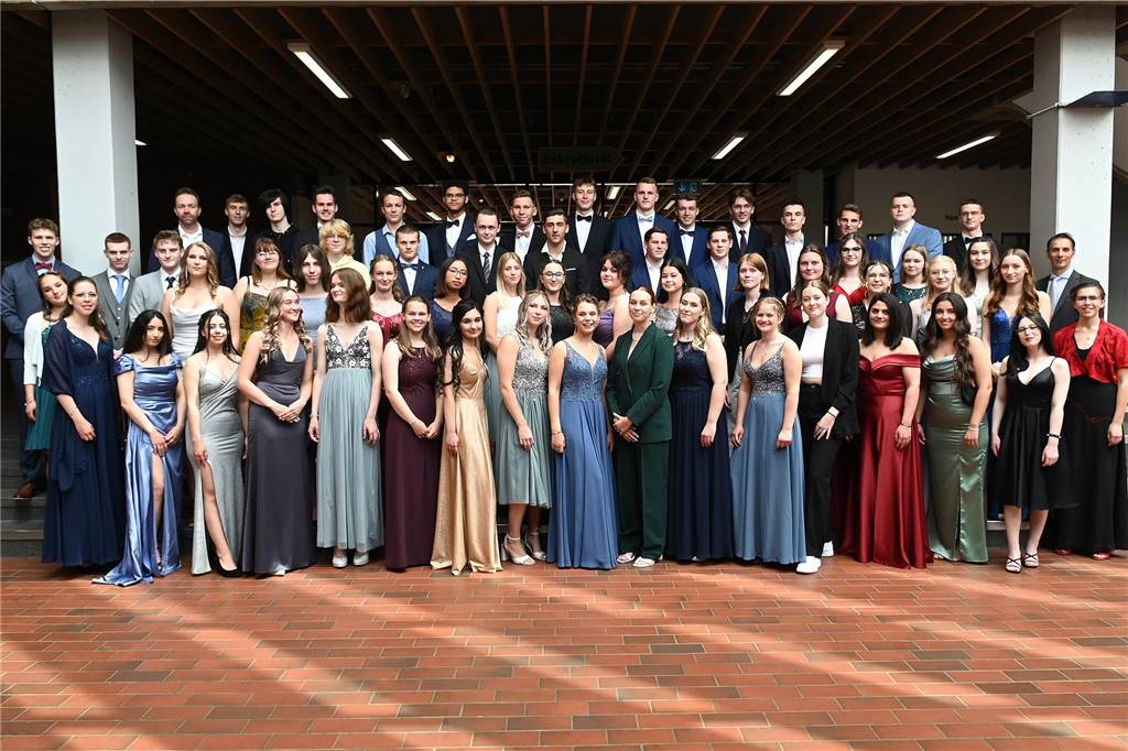 Gesamtschule Wulfen verabschiedete Abiturientia im Star-Wars-Stil Die Abiturientia 2022 der Gesamtschule Wulfen