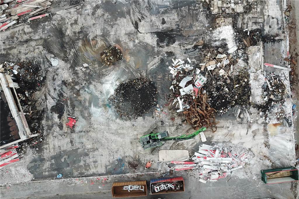 Vom abgebrannten Hagebaumarkt ist fast nichts mehr da: Luftvideo zeigt Abrissarbeiten am Westring Vom abgebrannten Hagebaumarkt ist fast nichts mehr da: Luftvideo zeigt Abrissarbeiten am Westring