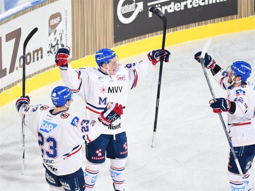 DEL Winter Game soll Trumpf bleiben Die Adler Mannheim besiegten die Schwenninger Wild Wings mit 7:3. Foto: Uwe Anspach