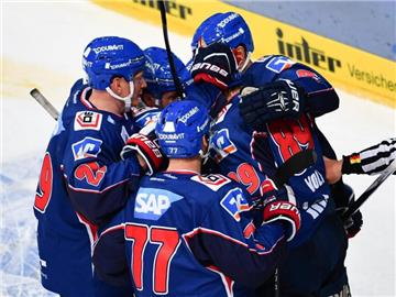 Die Adler Mannheim gewannen das Prestigeduell gegen die Eisbären Berlin. Foto: Uwe Anspach