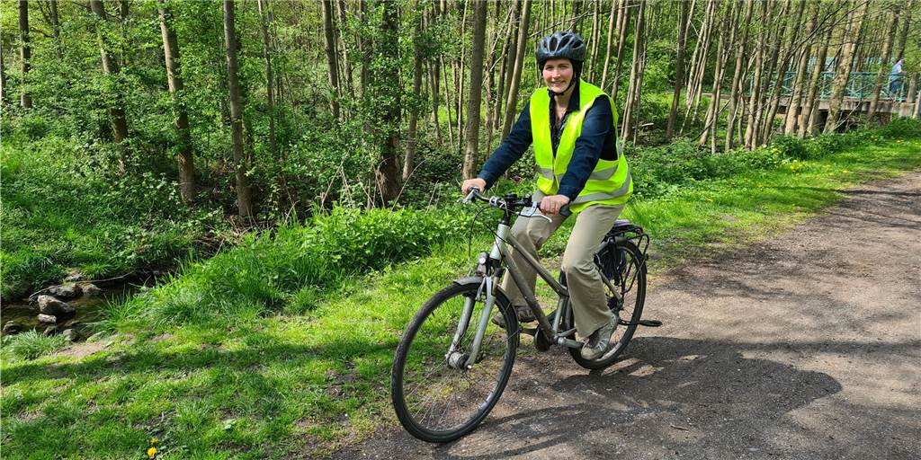 Das Radwegenetz Castrop-Rauxels ist ein Flickenteppich Die Ärztin Lena Kaese fährt trotz einiger Tücken auf den Radwegen mit dem Rad zur Arbeit.
