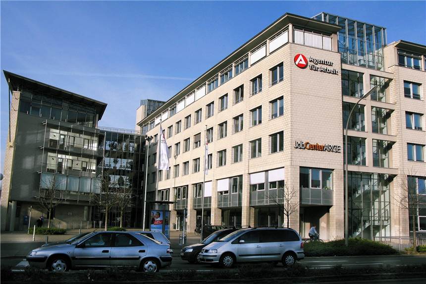 Arbeitslosenquote in Dortmund erstmals seit 37 Jahren wieder unter der Zehn-Prozent-Marke Die Agentur für Arbeit in Dortmund - hier die Zentrale an der Steinstraße - liefert erfreuliche Zahlen.