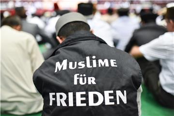Die Ahmadiyya nehmen für sich in Anspruch, wie es auf der Webseite heißt, „die unverfälschten Lehren des Islam in ihrer Ursprünglichkeit“ wiederherzustellen.