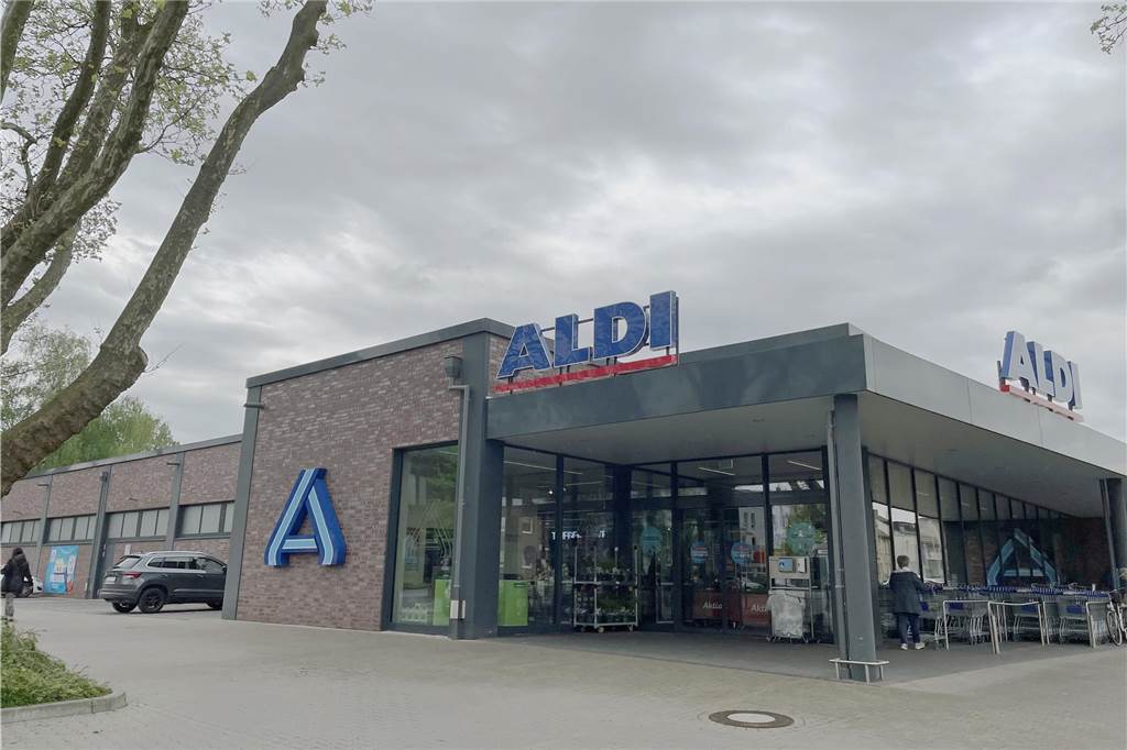 Rewe-Kaufmann Markus Teupe macht sich für bessere Busanbindung stark Die Aldi-Filialleitung an der Bodelschwingher Straße wünscht sich ebenfalls eine optimierte Busanbindung für den Einzelhandelsstandort.