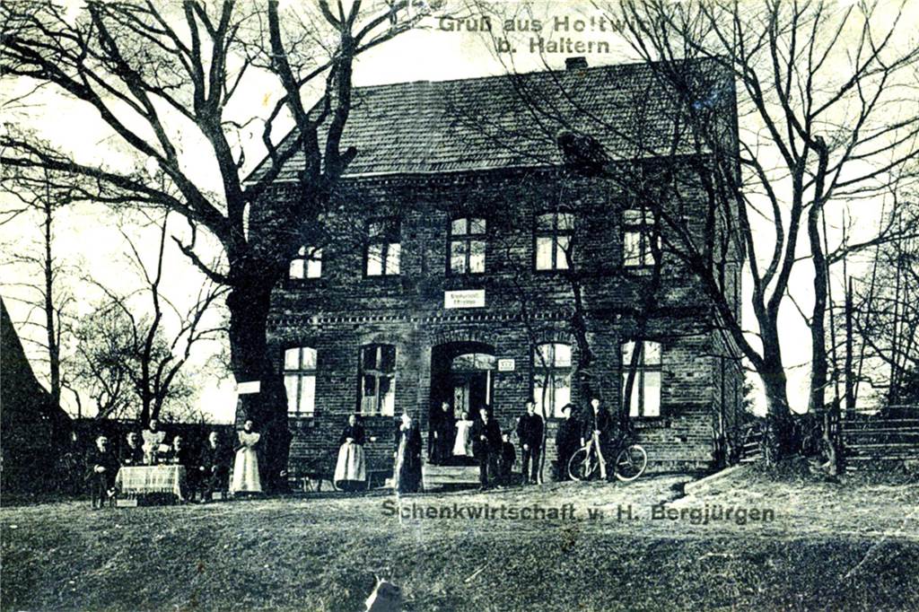 Uhlenhof in Holtwick: 1863 wurde hier der erste Schnaps ausgeschenkt Ansicht der alten Gaststätte am Standort Uhlenhof