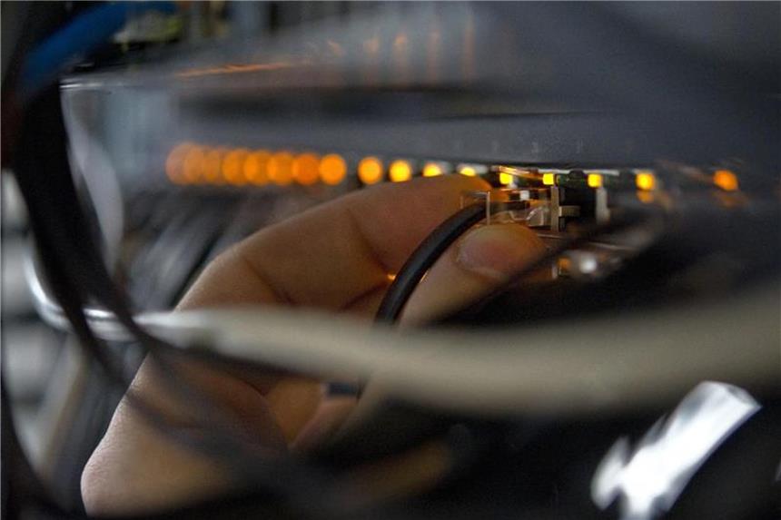 Neue Ausbildungsverordnung für Informatik ab August Die alte Ausbildungsordnung im IT-Bereich ist aus dem Jahr 1997. Nun wird sie modernisiert. Foto: Franziska Gabbert