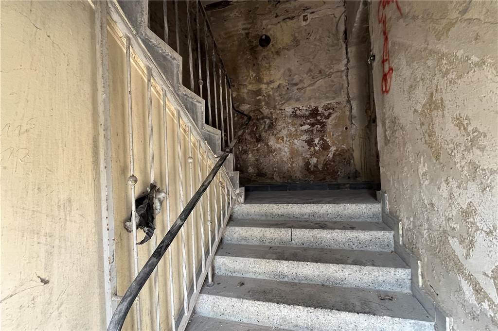 Ehemaliger Lost Place in Selm: So sieht die alte Molkerei von innen aus Die alte Molkerei in Selm wird aktuell entkernt. Mit-Eigentümer Sascha Oestermann führt durch das Gebäude.