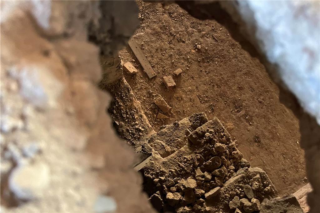Ehemaliger Lost Place in Selm: So sieht die alte Molkerei von innen aus Die alte Molkerei in Selm wird aktuell entkernt. Mit-Eigentümer Sascha Oestermann führt durch das Gebäude.