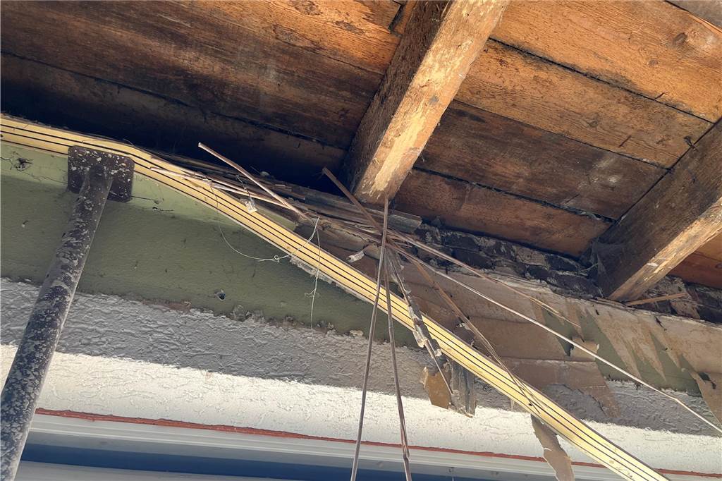 Ehemaliger Lost Place in Selm: So sieht die alte Molkerei von innen aus Die alte Molkerei in Selm wird aktuell entkernt. Mit-Eigentümer Sascha Oestermann führt durch das Gebäude.