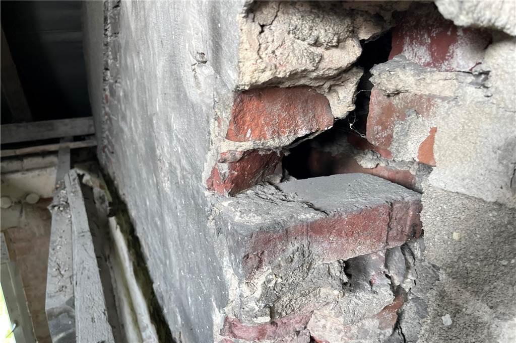 Ehemaliger Lost Place in Selm: So sieht die alte Molkerei von innen aus Die alte Molkerei in Selm wird aktuell entkernt. Mit-Eigentümer Sascha Oestermann führt durch das Gebäude.