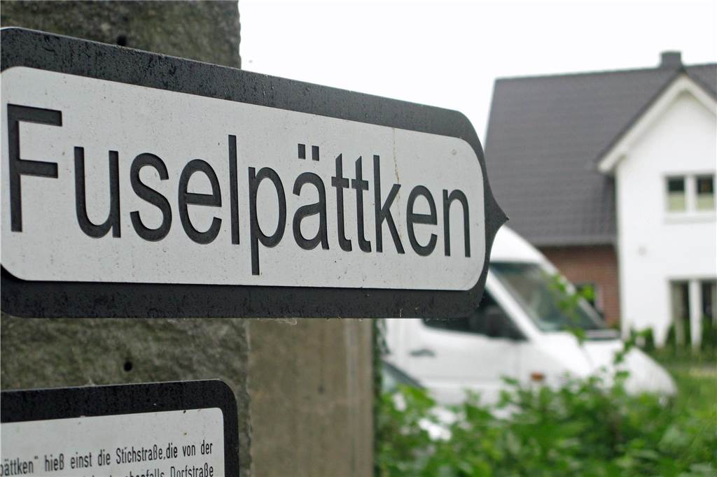 Kuriose Straßennamen in Haltern: Ist die Kurze Straße auch die kürzeste? Straßenschild Fus