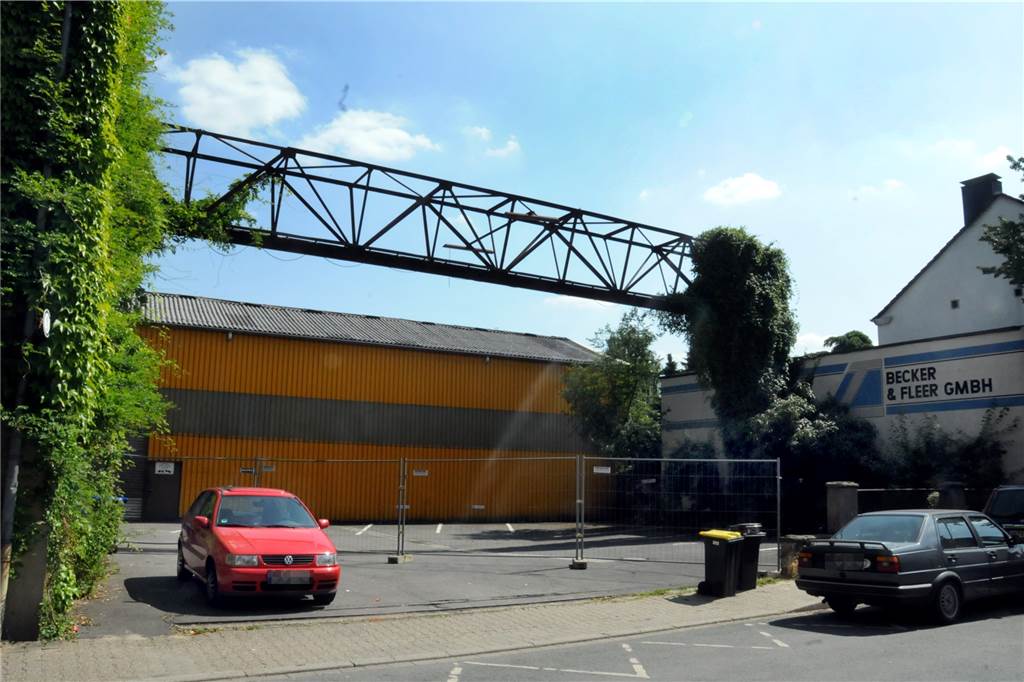 In Schwertes Innenstadt sollen 50 neue Wohnungen gebaut werden Die alten Hallen des Stahlhandels Becker&Fleer, der längst ins Nattland umgezogen ist, wurden jetzt endgültig abgerissen. Lange stand noch das Stahlskelett.