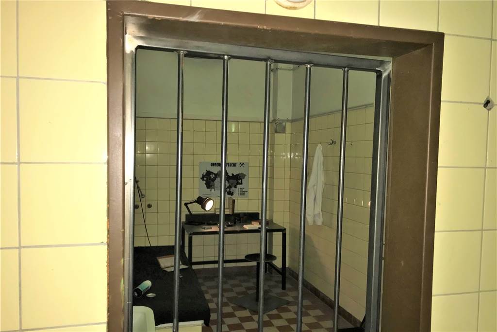 Mysteriös-unterhaltsam: Größter Escape Room in NRW wird neu eröffnet Die alten Steigerbäder werden zu Gefängniszellen umfunktioniert.