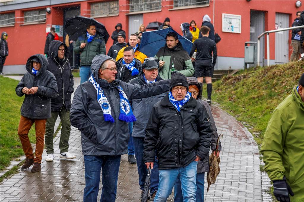 Zuschauer-Boom im Amateurfußball und schwindende Lust an den Profis: „Geht nur noch ums Geld“ Die Amateurfußball-Enthusiasten pilgern wieder zu den Spielen der Klubs.