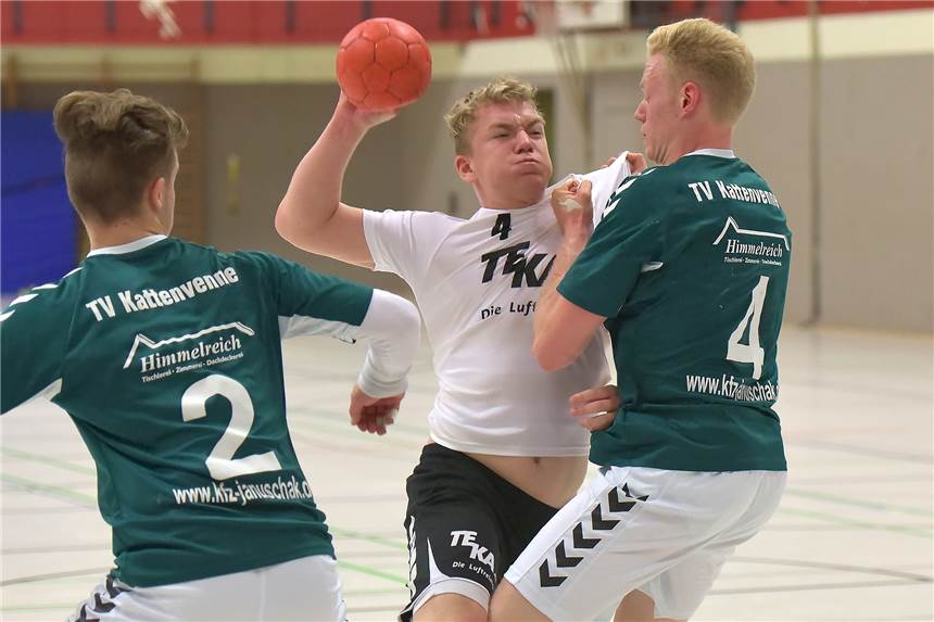 Handball im Dezember? Westfälischer Verband legt sich fest Die Amateurhandballer, hier der TV Vreden und TV Kattenvenne in der Landesliga, werden vorerst nicht wieder um Punkte spielen.