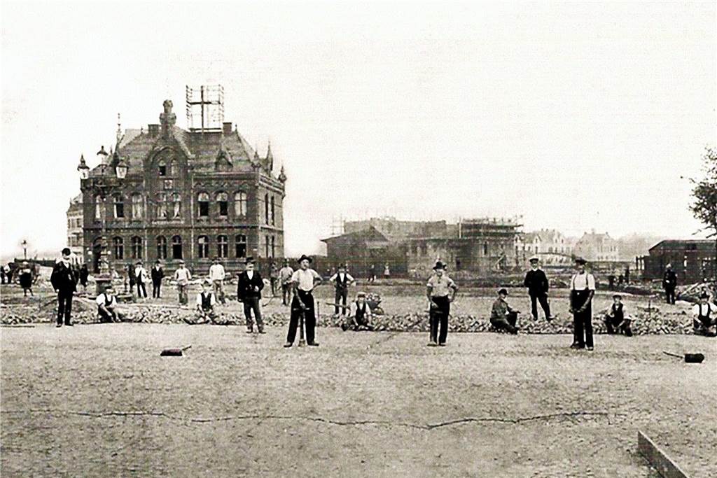 Vor 45 Jahren verschwand am Markt die alte Castrop-Rauxeler Post Die Anfänge des Castroper Marktes mit dem Rohbau der Post im Jahr 1904.