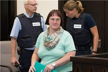 Die Angeklagte Angelika W. sieht sich selbst als Opfer. Foto: Friso Gentsch