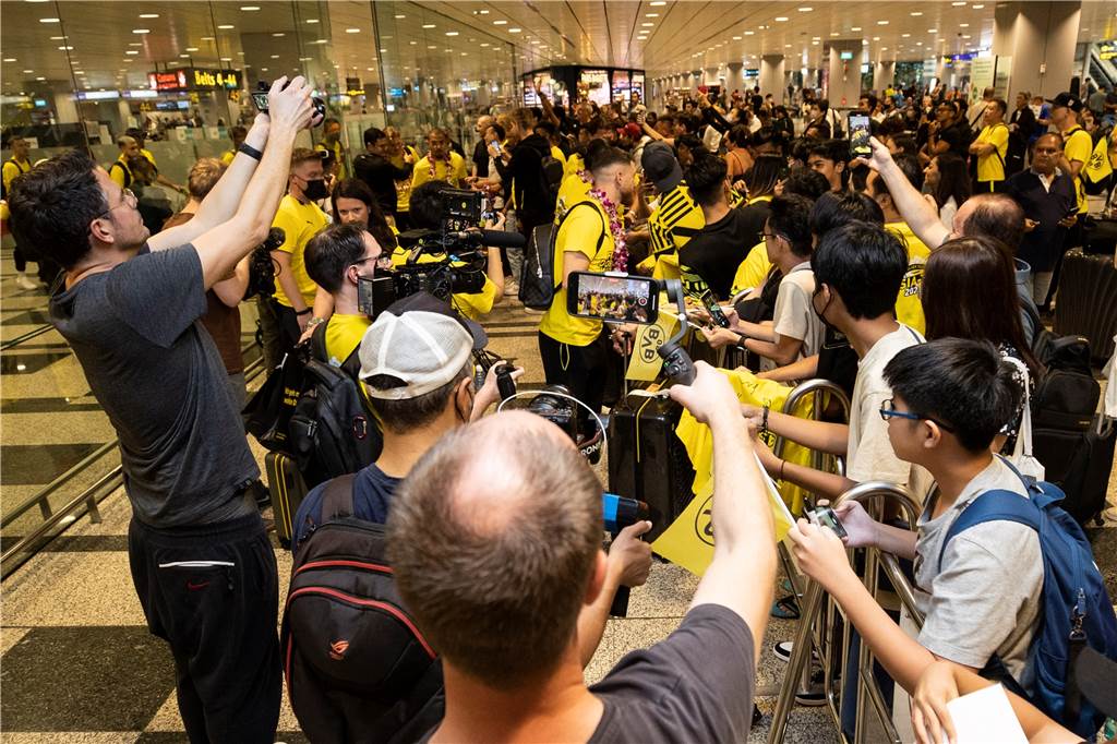 BVB-Strategie für Asienreise ist klar definiert: Herzen der Fans und neue Partner gewinnen Die Ankunft des BVB in Singapur.