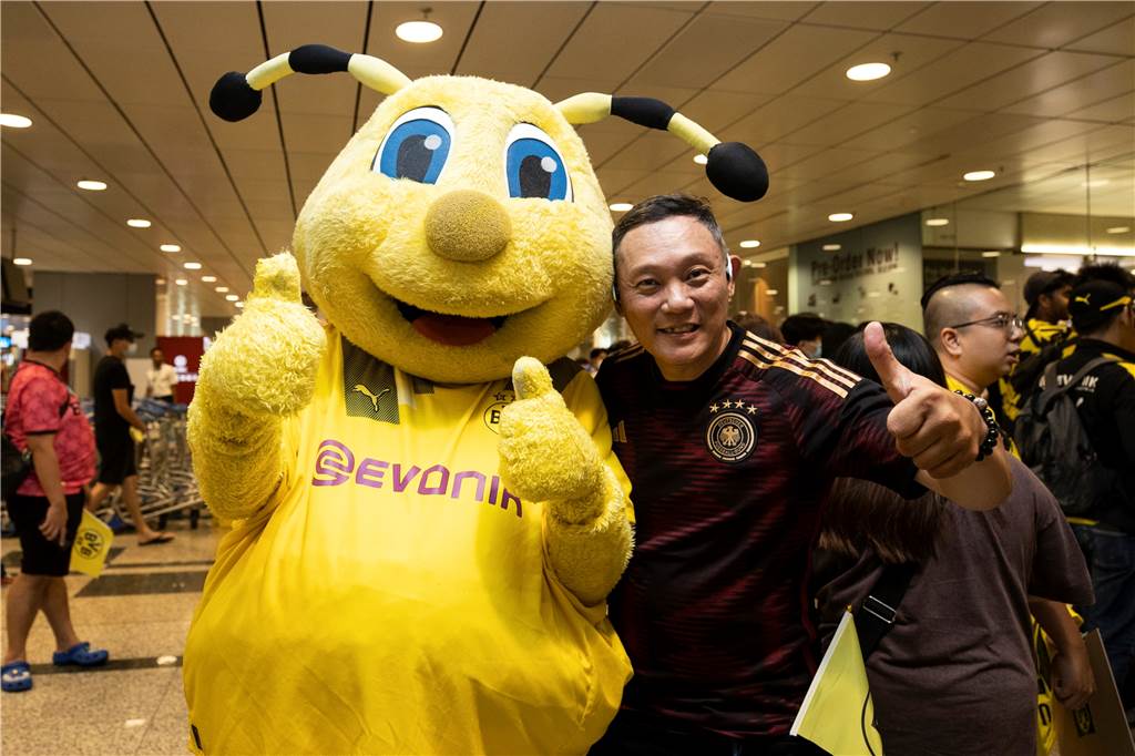 Die Ankunft des BVB in Singapur.
