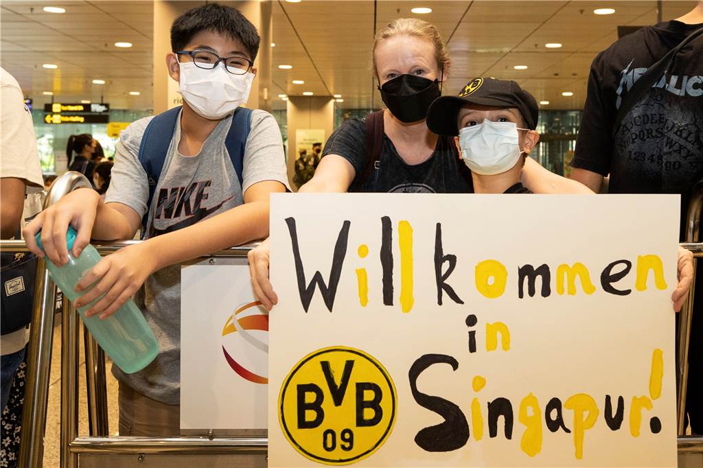 Die Ankunft des BVB in Singapur.