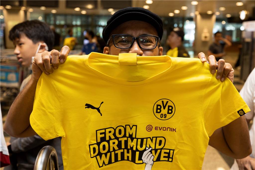 Die Ankunft des BVB in Singapur.