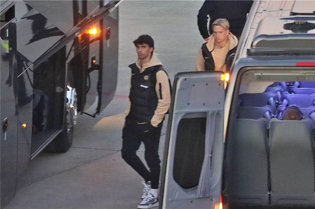 Die Ankunft des FC Chelsea in Dortmund.