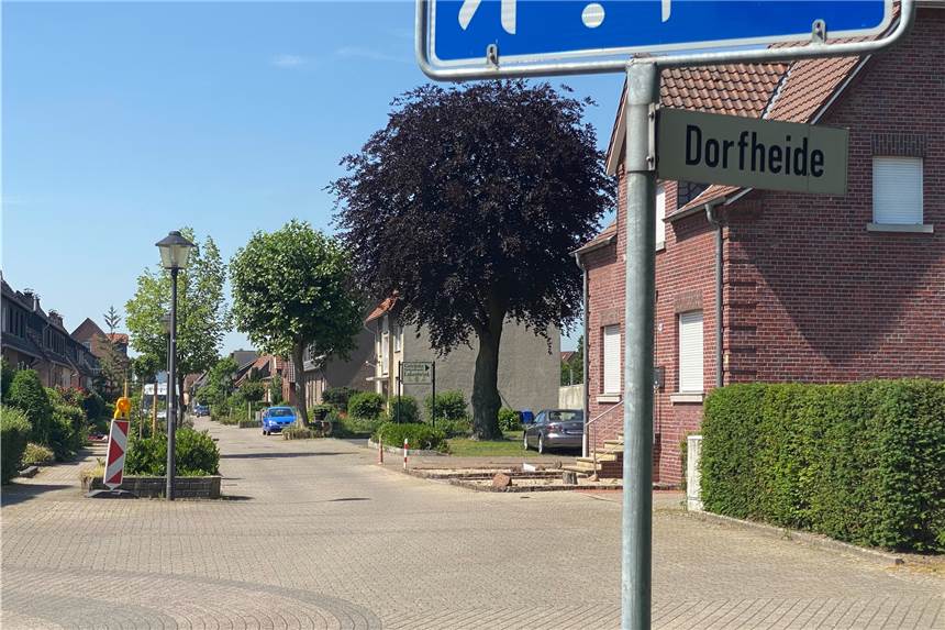 Schäden an Dorfheide: Diskussion um Busverkehr in Ratssitzung in Ascheberg Die Anwohner an der Dorfheide machen sich Sorgen um den Zustand ihrer Straße.