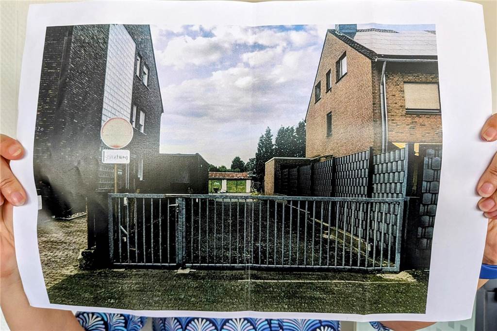 Nach strittiger Baumfällaktion: Nachbarn kritisieren Neubaupläne Die Anwohner befürchten, dass die Erschließung des Grundstücks zu schmal sei.
