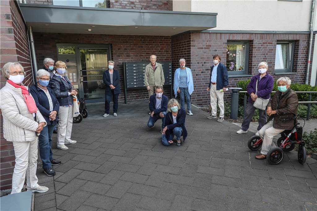 Lkw-Lärm im Kreuzviertel: Bürger wollen endlich Lösungen Die Anwohner des Hauses Kuithanstraße 46 sind sauer und wehren sich gegen den Schwerlastverkehr direkt vor ihrer Haustür.