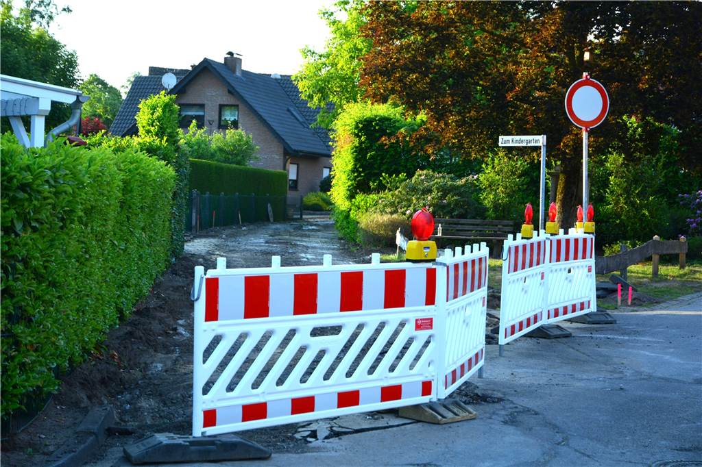 Straße „Zum Kindergarten“: Sanierung bringt viele Veränderungen mit sich Die Anwohner müssen derzeit mit Lärm und Verkehrsbehinderungen leben.