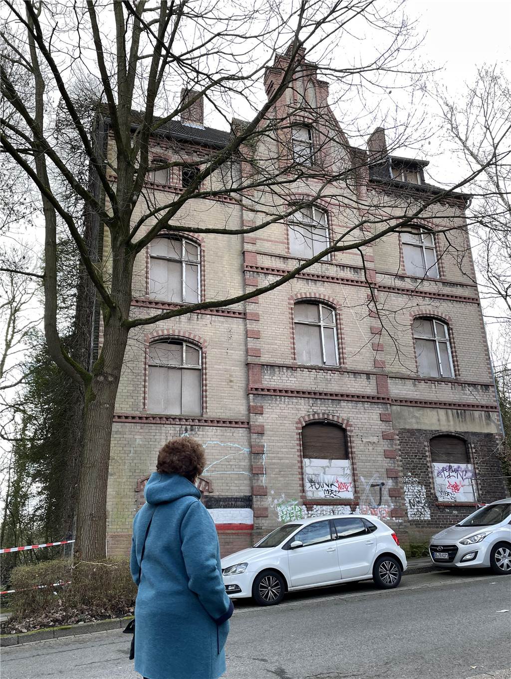 Dorstfelder Geisterhaus soll Neubau weichen – Pläne liegen noch auf Eis In Dortmund-Dorstfeld steht seit Jahren eine abbruchreife Schrottimmobilie.