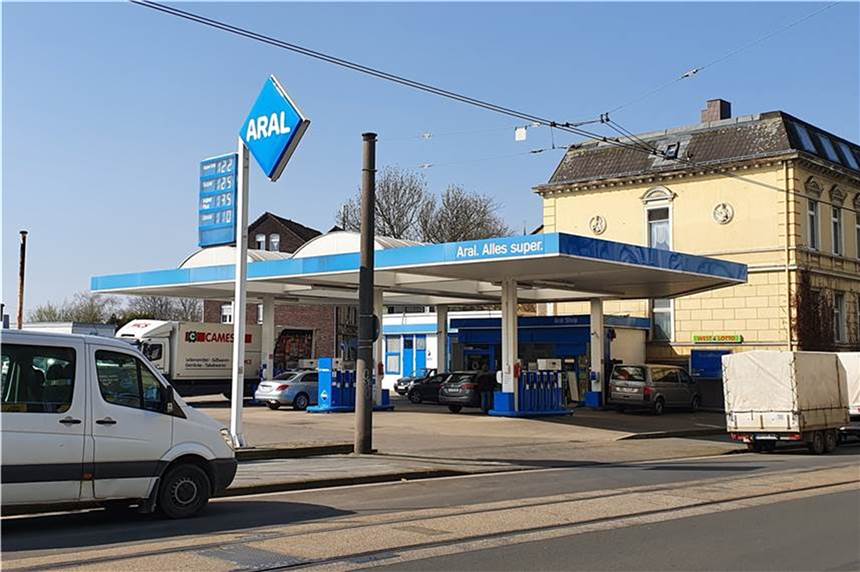 Polizei sucht mit Bildern nach Dortmunder Aral-Tankstellenräuber Die Aral-Tankstelle an der Martener Straße wurde am 31.März überfallen.