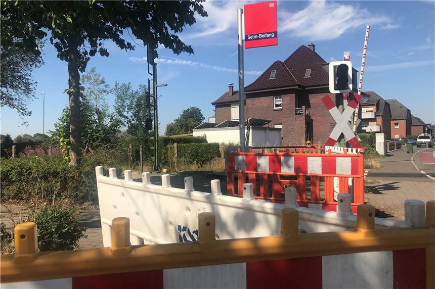 Die Arbeiten am Bahnhof-Beifang gehen voran. Am Wochenende wird hier aber kein Zug durchfahren können.