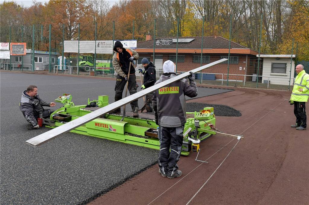 Kunstrasen-Projekt der SG Gahmen: Verein nennt Zeitpunkt der Fertigstellung Die Arbeiten in den kommenden Tagen hängen stark von den Wetterbedingungen ab.