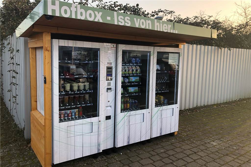 Grillfleisch 24/7: Ascheberg hat jetzt eine Hofbox am Autohaus Fischer Die Ascheberger Hofbox steht auf dem Gelände des Autohauses Fischer an der Davensberger Straße 11 und besteht aus 3 Automaten.