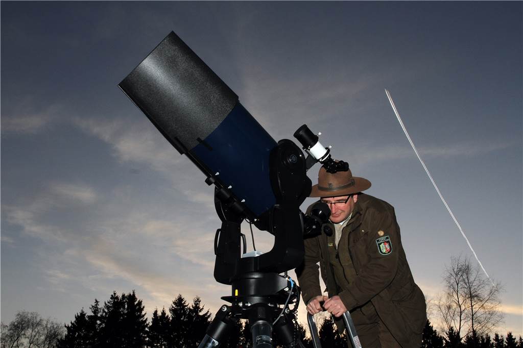 Internationaler Sternenpark: Ausflug in die Eifel lohnt sich besonders bei Nacht Die Astronomiewerkstatt „Sterne ohne Grenzen“ lädt regelmäßig auf dem Internationalem Platz Vogelsang zu öffentlichen Himmelsbeobachtungen ein.
