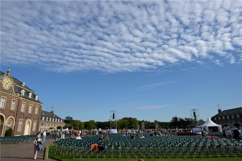 Die Atmosphäre beim Sommernachtskonzert am Schloss Nordkirchen war sehr schön.