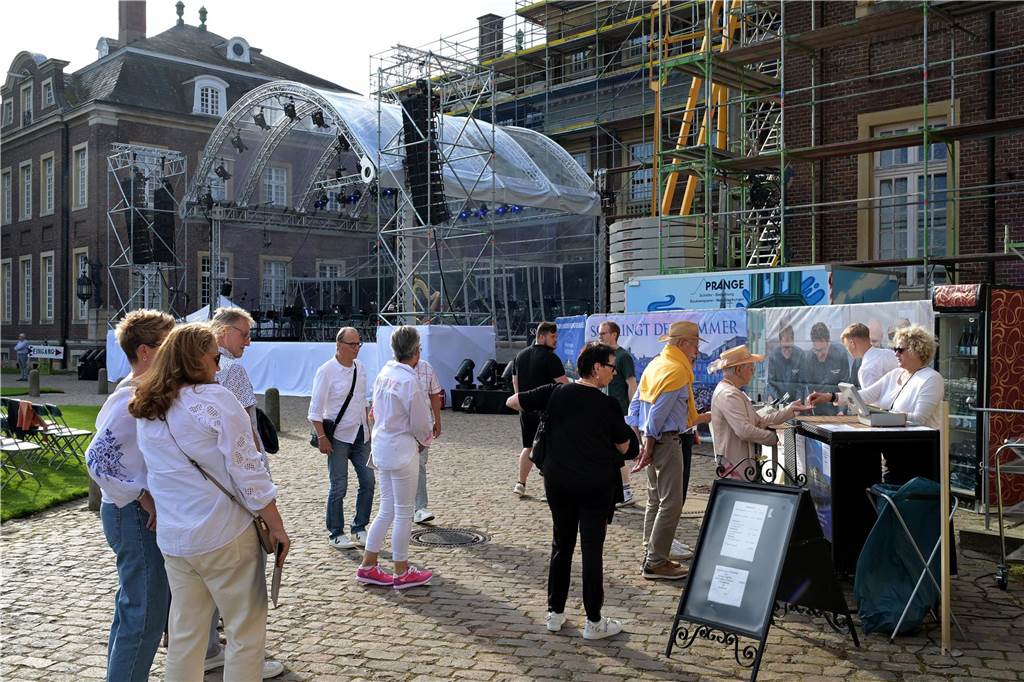 Die Atmosphäre beim Sommernachtskonzert am Schloss Nordkirchen war sehr schön.