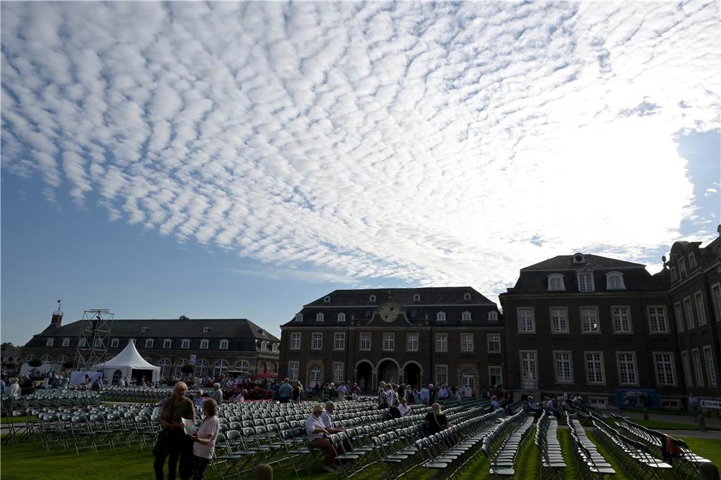 Die Atmosphäre beim Sommernachtskonzert am Schloss Nordkirchen war sehr schön.